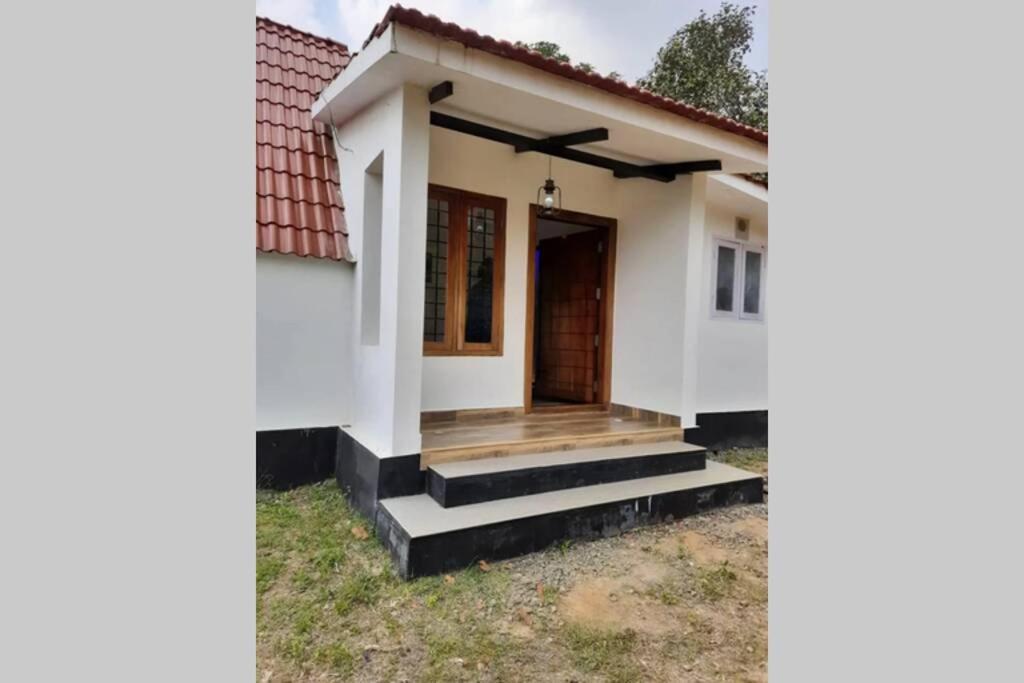 ואגאמון Farmstay In ചില്ലുകൂടാരം At Les Domki Et Al. מראה חיצוני תמונה